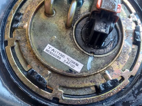 Bränsletank + Pump Daewoo Lanos I 1.5 8V 96350588 image 2