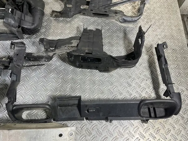 Compleet voorradiateur C Klasse W203 03 2.2 A2035000854 image 3