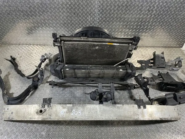 Compleet voorradiateur C Klasse W203 03 2.2 A2035000854 image 4