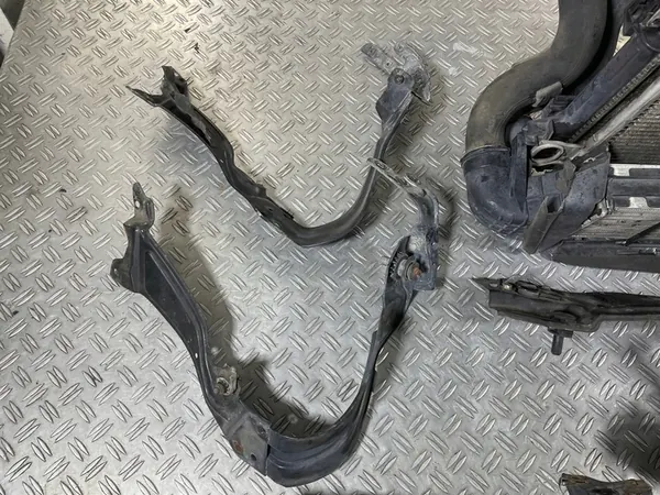 Compleet voorradiateur C Klasse W203 03 2.2 A2035000854 image 5