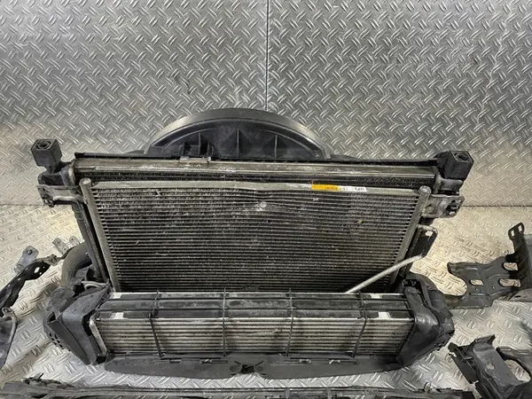 Compleet voorradiateur C Klasse W203 03 2.2 A2035000854 image 6