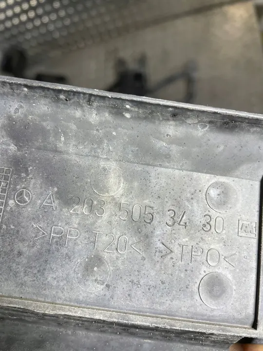 Compleet voorradiateur C Klasse W203 03 2.2 A2035000854 image 8