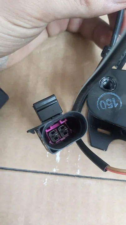 Cerradura de capó Audi A5 OEM 8T0823509F image 2