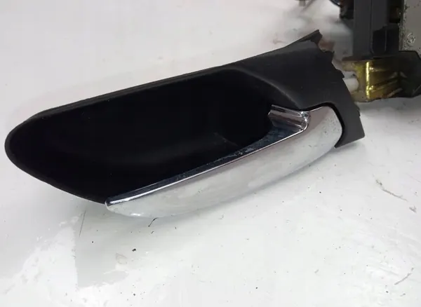 Rechte Vordertürschloss BMW 320 D image 4