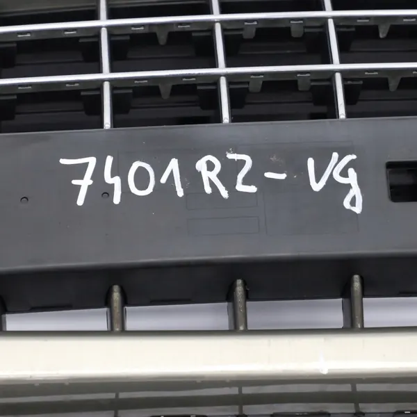 Paraurti anteriore Peugeot 3008 Grigio Vapor - OEM 7401RZ image 10