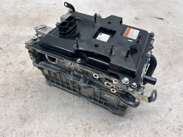 OYT26378 Motor Inversor Híbrido Toyota Usado image 3