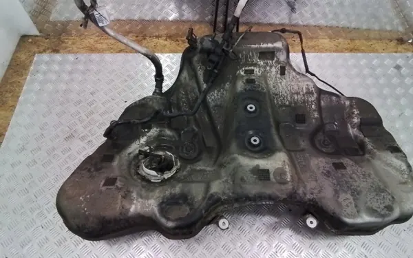 Porsche Panamera 971 Polttoainesäiliö OEM Wrakowisko-6073- image 3
