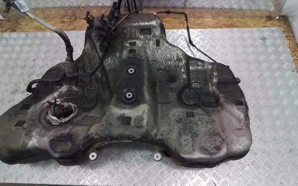Porsche Panamera 971 Polttoainesäiliö OEM Wrakowisko-6073- image 4
