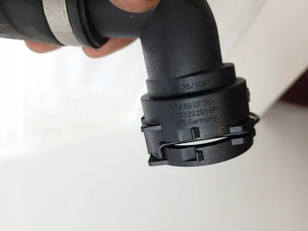 VW GOLF VII LIFT 2.0 TDI Vesipumpun Letkut image 2