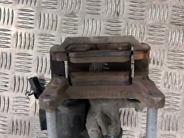 Audi Q5 SQ5 Jarrulevy ja puristinsarja OEM 80A615106Q image 5