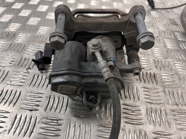 Audi Q5 SQ5 Jarrulevy ja puristinsarja OEM 80A615106Q image 6