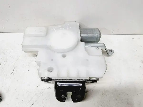 Serrure de coffre Nissan X-Trail T32 OEM 905001AA1A image 4