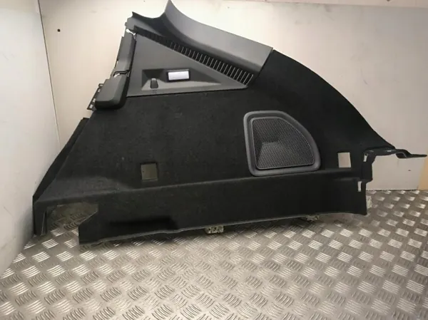 Polestar 4 2025 höger bagageutrymmesfoder OEM 80012918 image 2