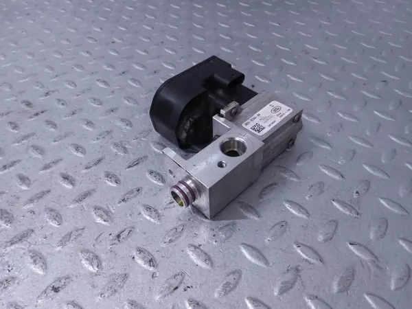 Jaguar I-Pace Klima-Expansionsventil OEM J9D36C584AA image 2