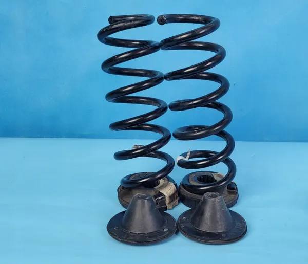 Ressorts suspension Mercedes W206 C220 OEM A2063242600 image 3