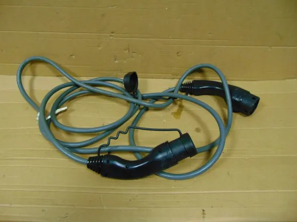 Cable de carga BMW OEM 7827899 - Usado image 2