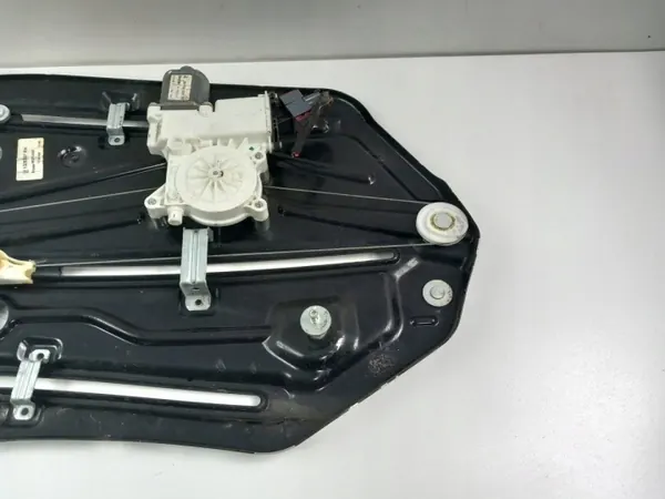 Opel Astra H CC Bakfönsterhiss Höger OEM 13283337 image 5