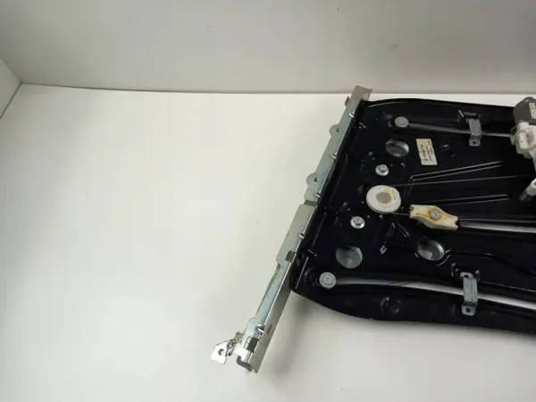 Opel Astra H CC Bakfönsterhiss Höger OEM 13283337 image 6