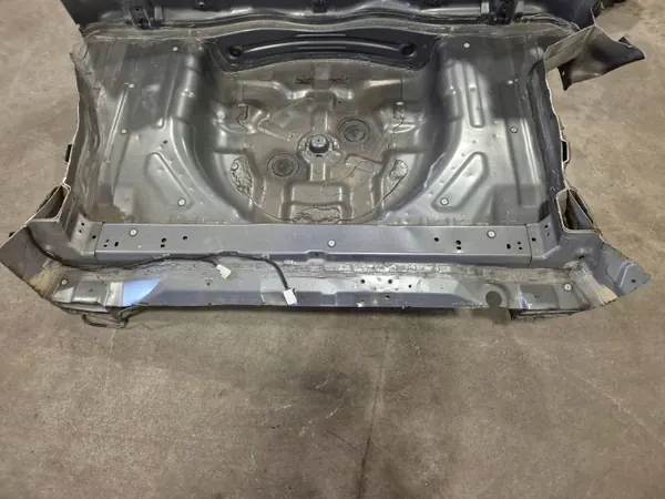 HYUNDAI i30 II 13R Heckviertelbodenblech OEM image 3