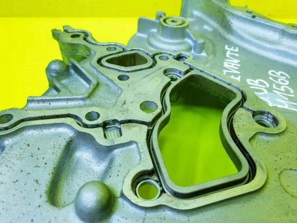 Couvercle Distribution OEM F1632721101 Maserati 3.0 image 9
