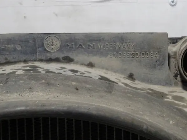 Waterradiator OEM 81066200084 - Gebruikte staat image 4