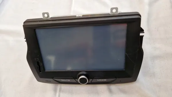 Gebrauchtes Lada Vesta Autoradio OEM 8450031893 image 2