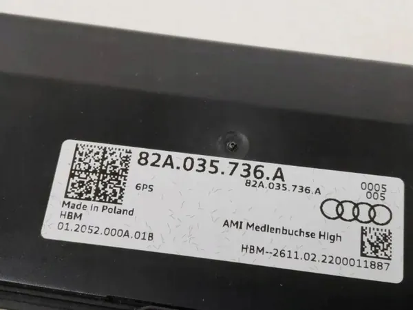 Porta USB OEM 82A035736A para Porsche Taycan 2022 image 3