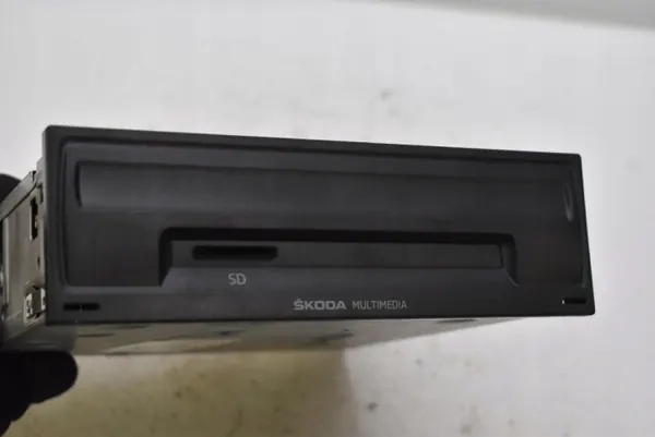 Radio Navi SD Lukija OEM 5Q0035840C Skoda Octaviaan image 6