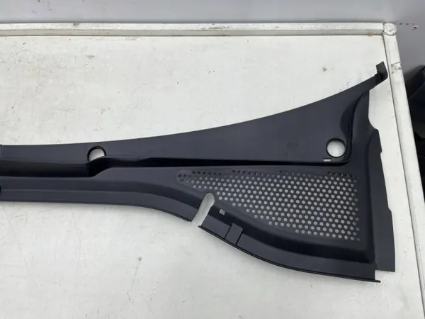 Moldura parabrisas VW Golf 7 OEM 5g1819404a image 4
