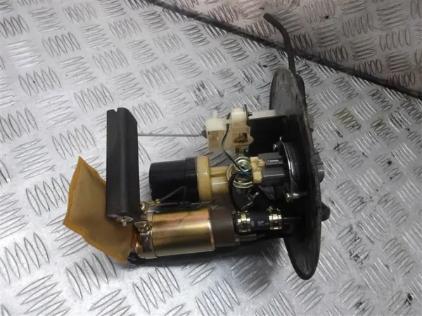 Bränslepump OEM 1234567890- för Toyota Corolla E12 image 2