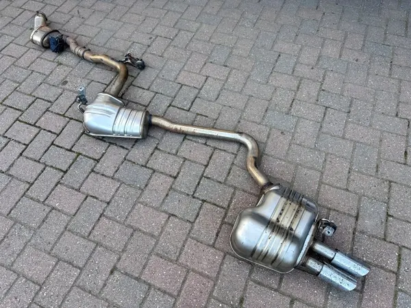 Audi OE Pakoputken Vaimennin OEM 8W0253611D - Käytetty image 2