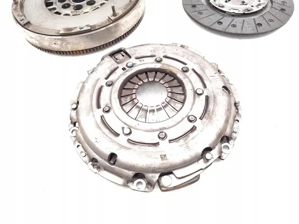 Vauxhall Astra Kytkinpaketti 1.6 CDTi Diesel 55574450 image 4