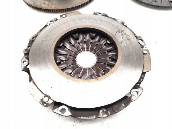 Vauxhall Astra Kytkinpaketti 1.6 CDTi Diesel 55574450 image 5