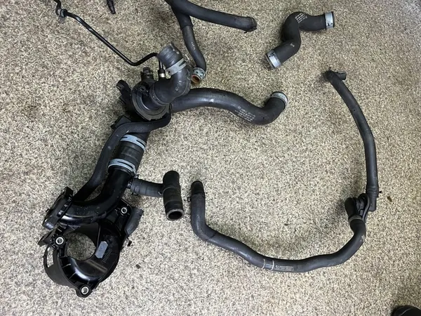 Vesijohtopumpun Kokoonpano Mercedes W204 2.2 CDI image 4