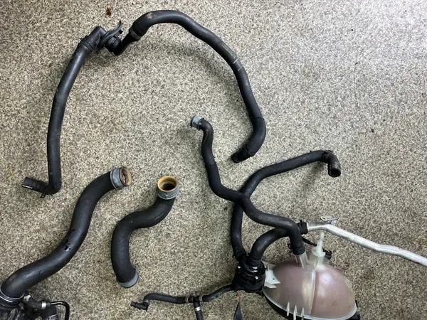 Vesijohtopumpun Kokoonpano Mercedes W204 2.2 CDI image 6