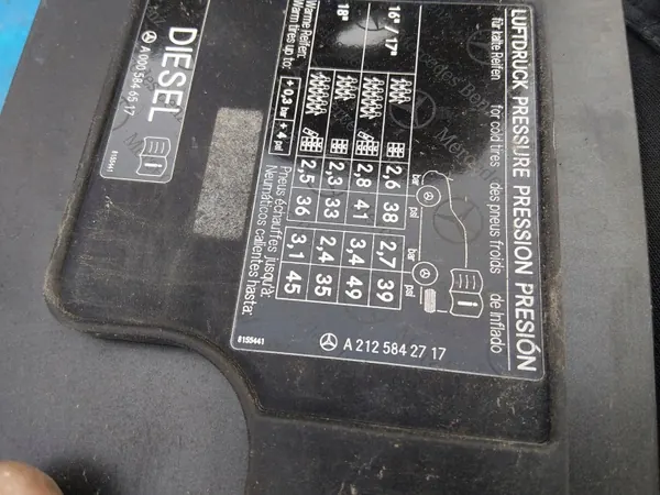 Mercedes W212 Tanklock OEM 197 - Begagnad image 4