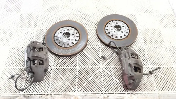 Kit disques et étriers avant OEM 4M0615106BG image 2