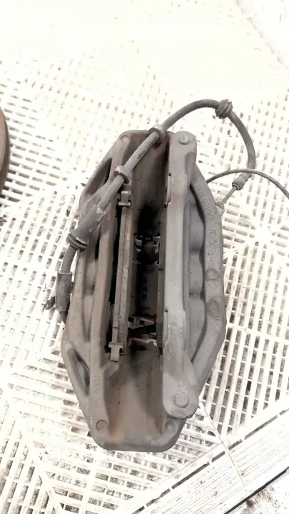 Kit disques et étriers avant OEM 4M0615106BG image 4