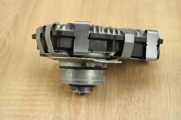 BMW 430iX G22 G30 G26 G20 Vähennysventtiili OEM 9469023 image 3