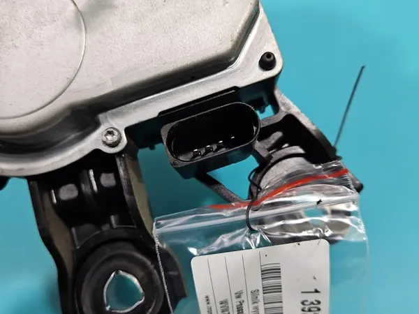 Heckwischermotor VW Passat B7 Kombi image 4