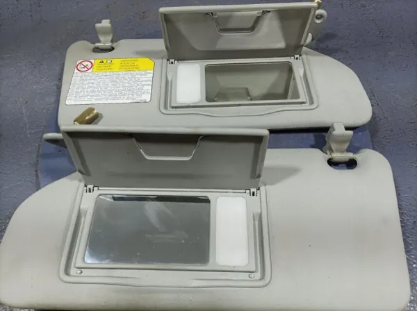 Mitsubishi OE Solskydd OEM 7620A636 Begagnad image 3