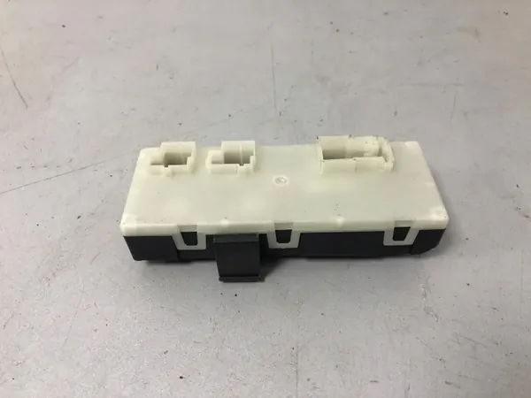 Unidad de control de maletero BMW 3 G20 OEM 61355A19DB2 image 4