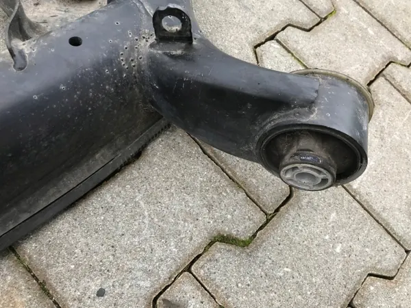 Viga suspensión trasera OEM H1BC-CE para Ford Fiesta MK8 image 7