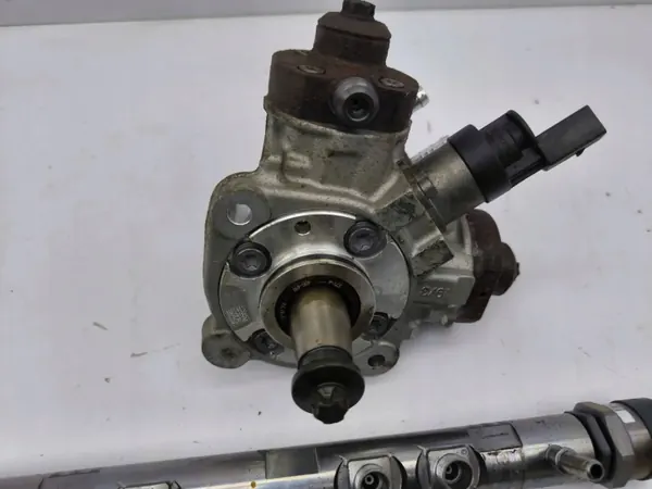 BMW 5 F10 F11 2012 Einspritzset OEM 7800124 image 10