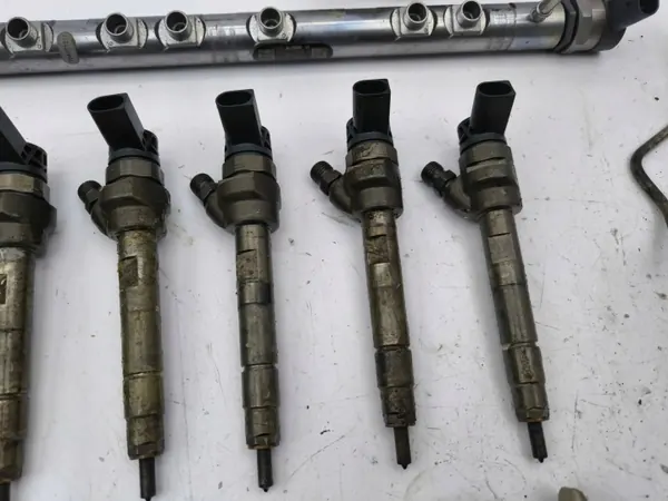 BMW 5 F10 F11 2012 Einspritzset OEM 7800124 image 4