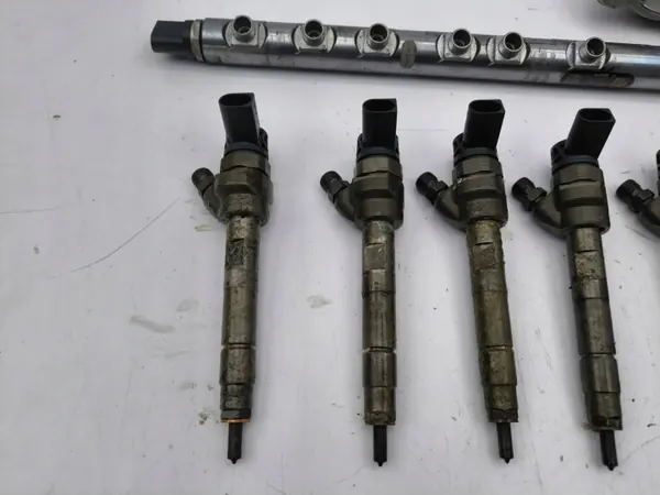 BMW 5 F10 F11 2012 Einspritzset OEM 7800124 image 8
