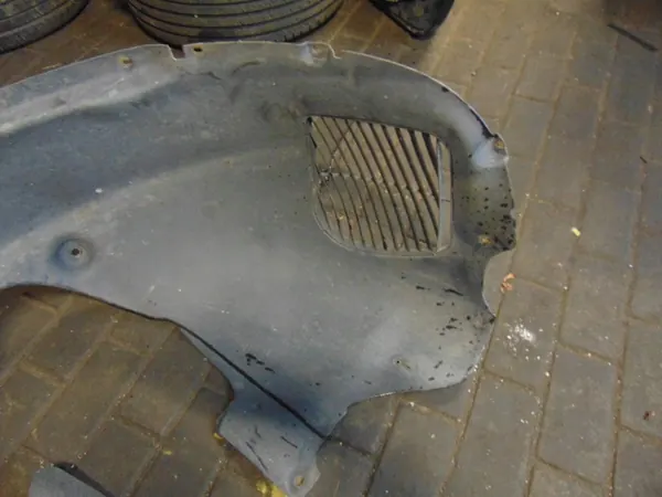 Front Right Wheel Arch VW Touareg 5.0 V10 TDI image 2