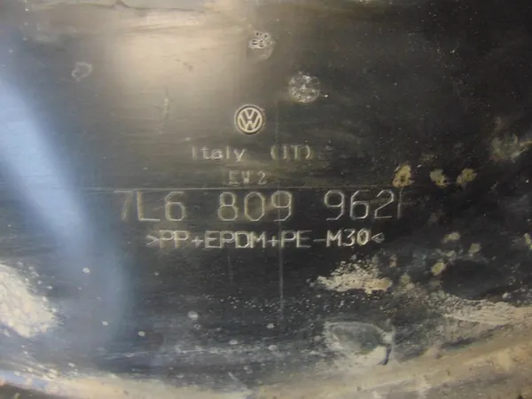 Front Right Wheel Arch VW Touareg 5.0 V10 TDI image 5