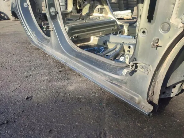 OEM 469902 Oikea Keskipilari Opel Astra K:lle 2015-2019 image 3