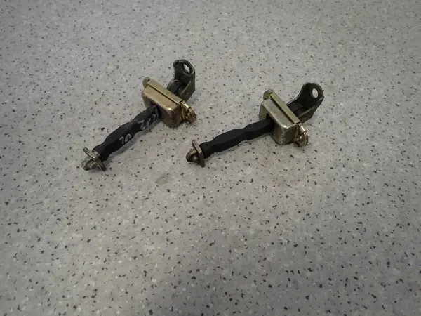 Nissan Micra K12 Fermaporta Sinistro o Destro image 2